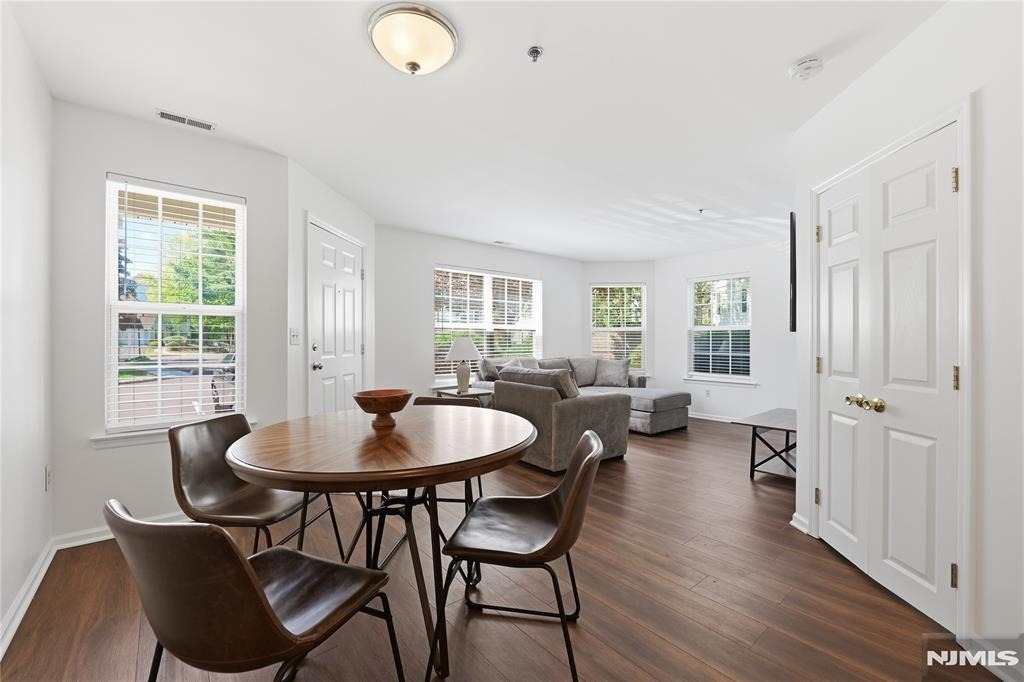 5301 Tudor - Photo 9
