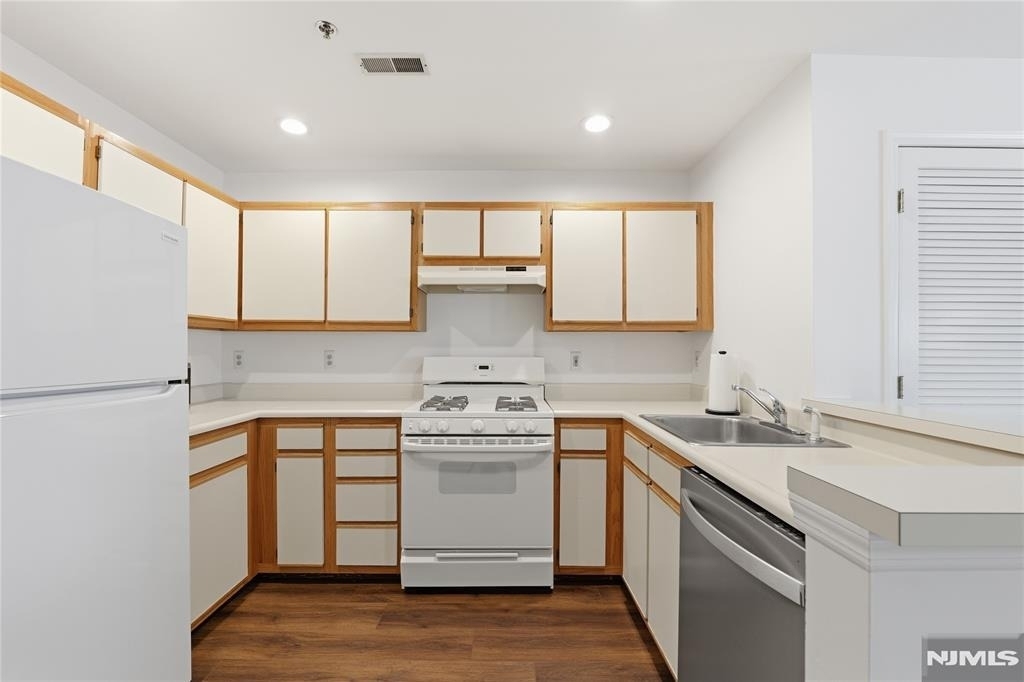 5301 Tudor - Photo 12