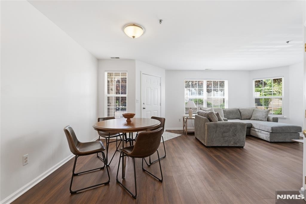 5301 Tudor - Photo 8