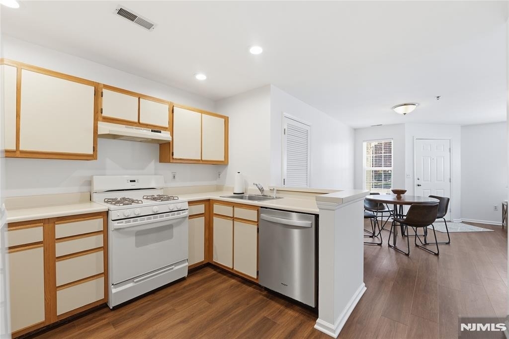 5301 Tudor - Photo 13