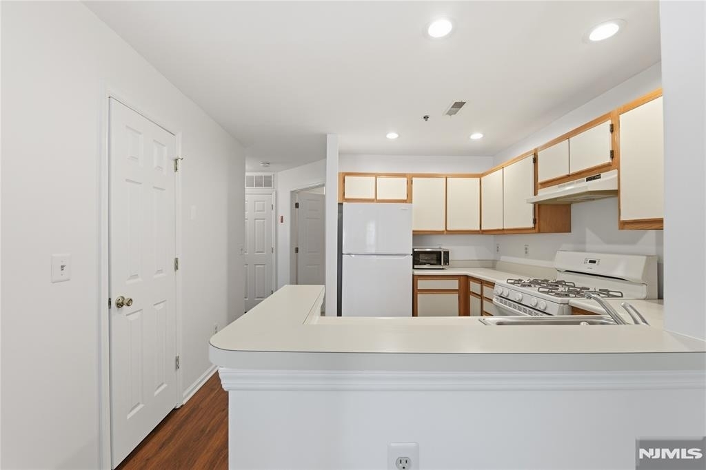 5301 Tudor - Photo 11