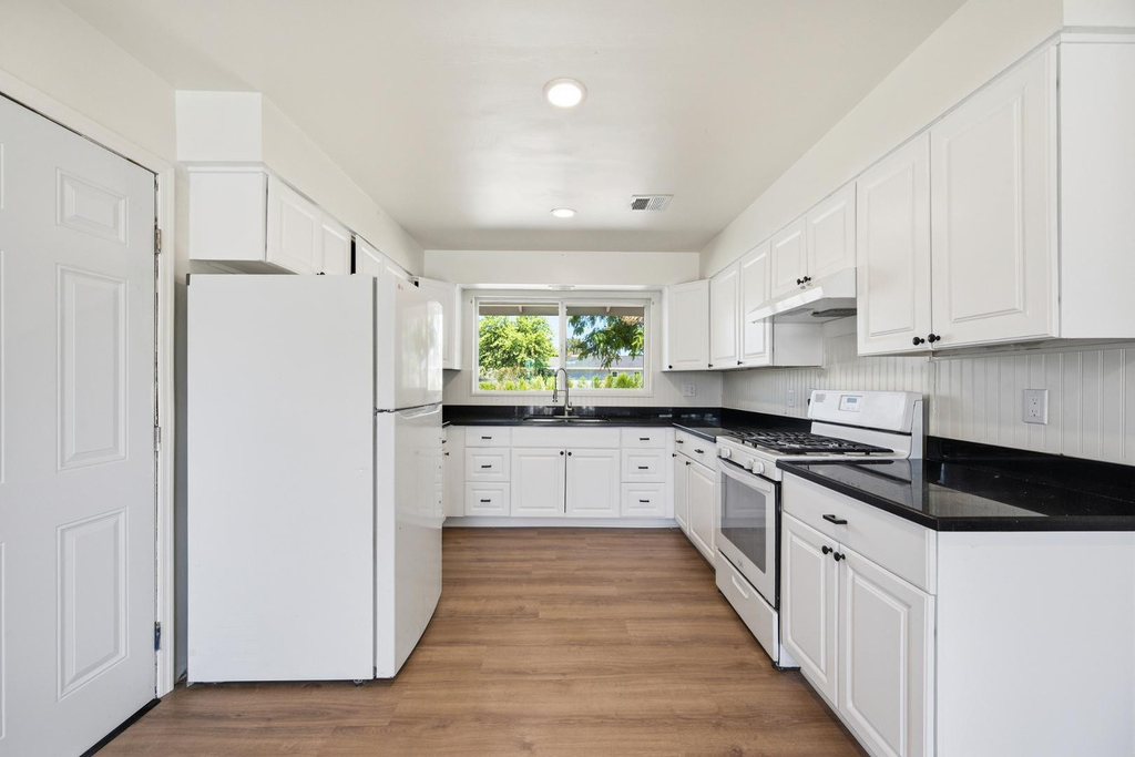 2558 N 40th Street - Photo 5