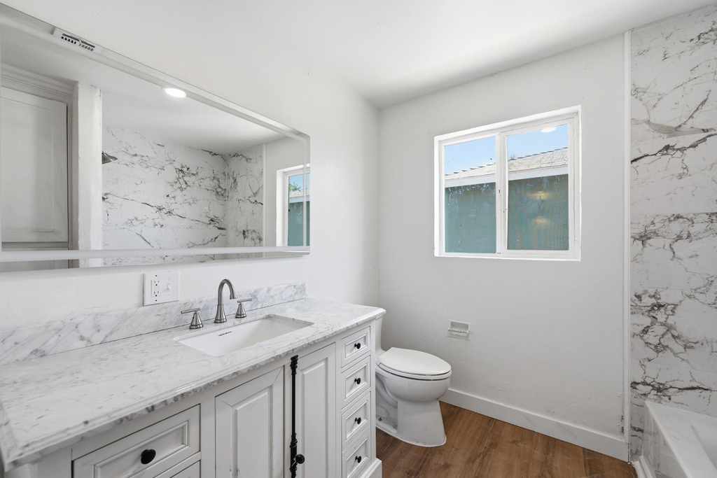 2558 N 40th Street - Photo 11