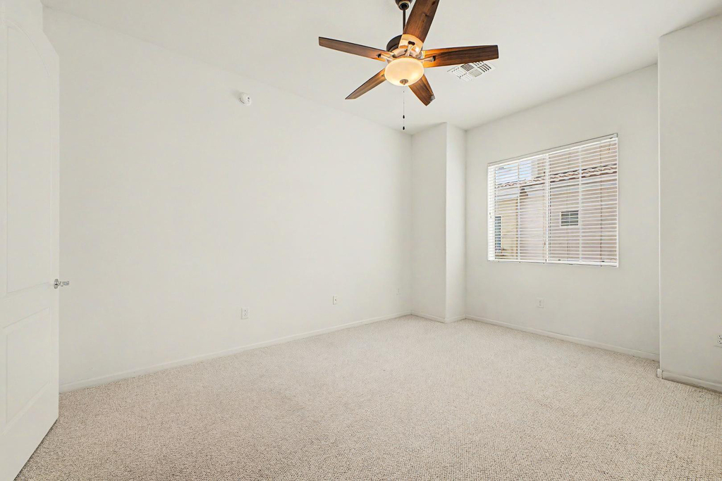 124 N California Street - Photo 12