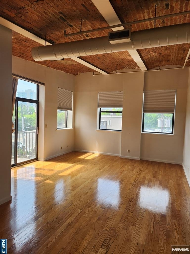840 River - Photo 6