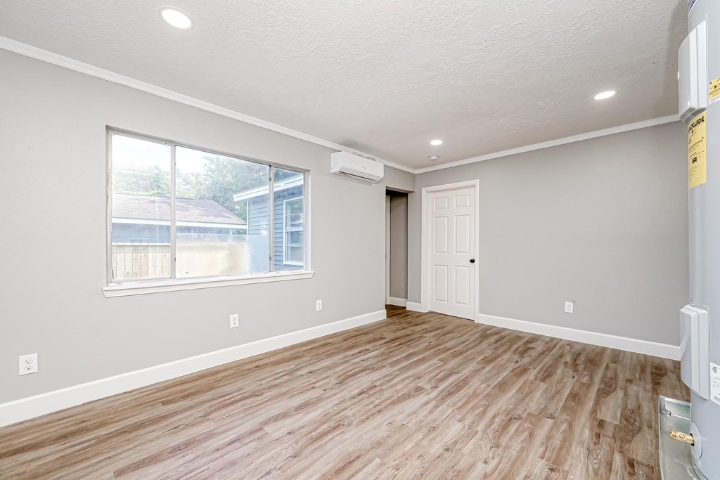 6715 Victoria Street - Photo 32