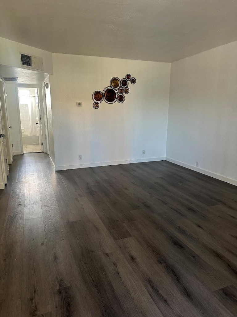 1111 E Turney Avenue - Photo 4