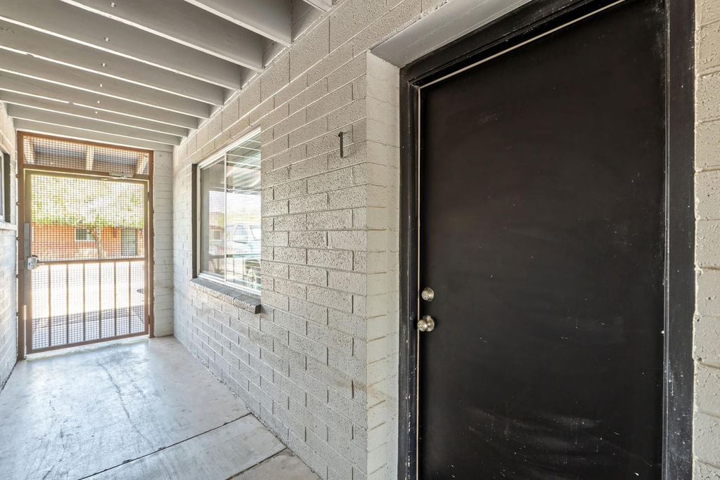 1707 N 18th - Photo 2
