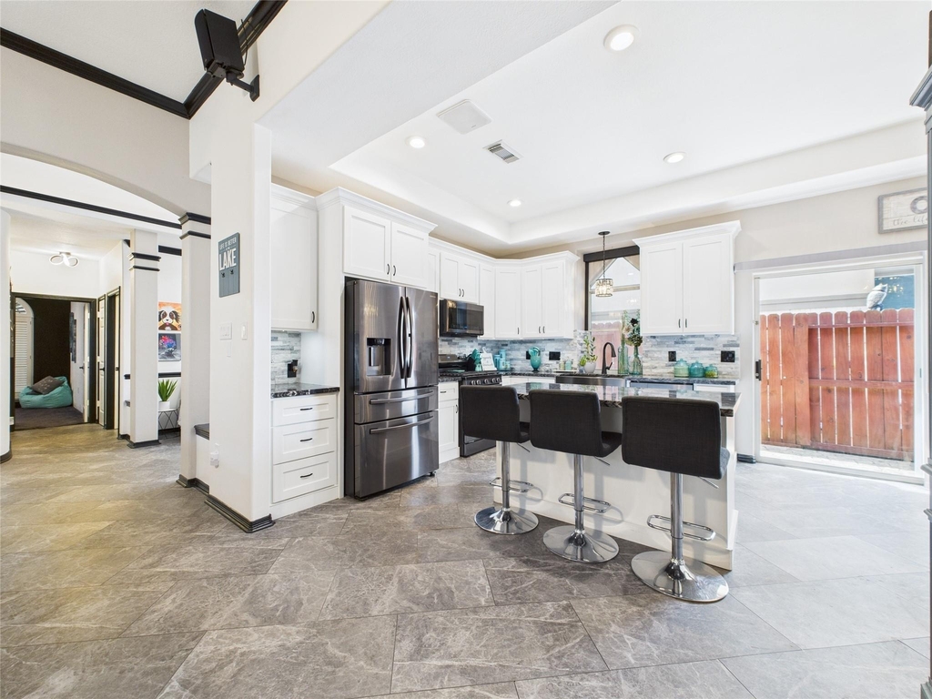 203 Las Brisas Street - Photo 10