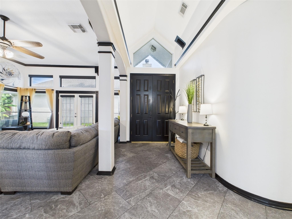 203 Las Brisas Street - Photo 5