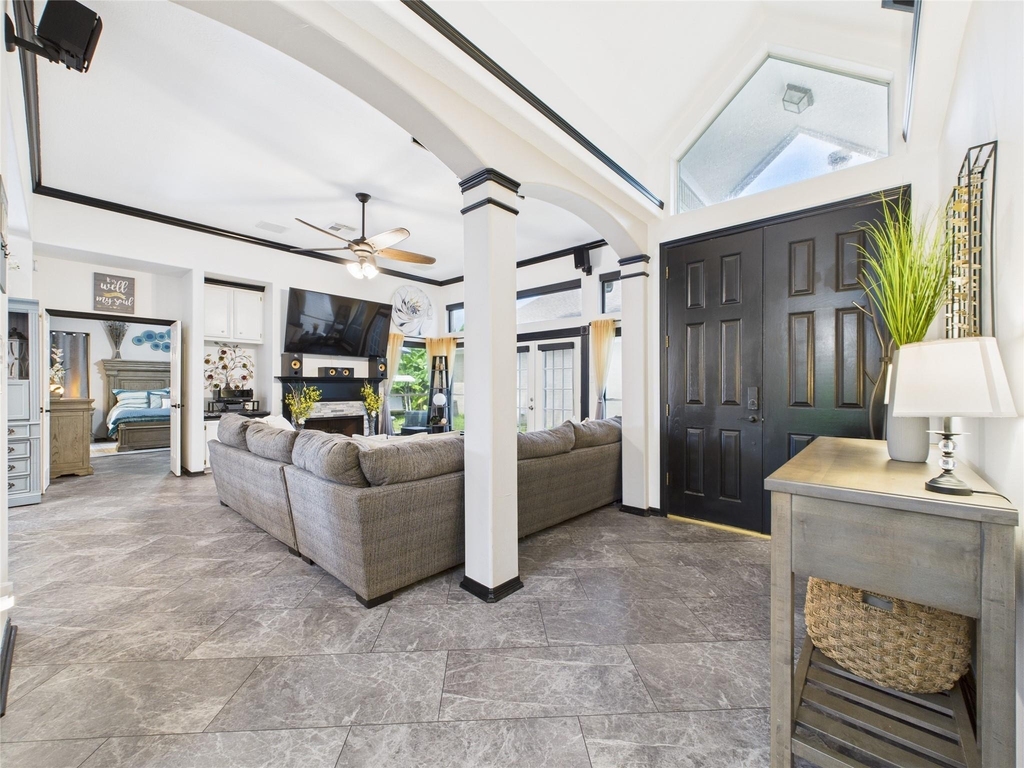 203 Las Brisas Street - Photo 6