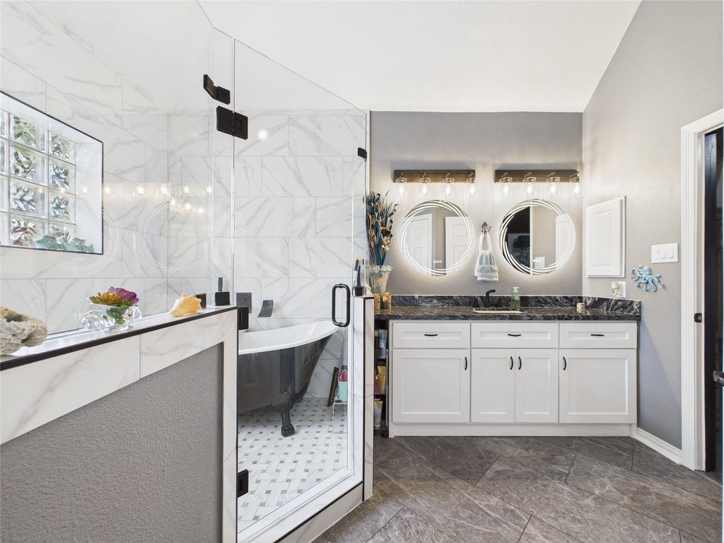 203 Las Brisas Street - Photo 23