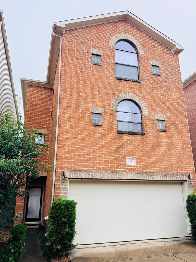 9813 Cynthia Ann Court - Photo 0