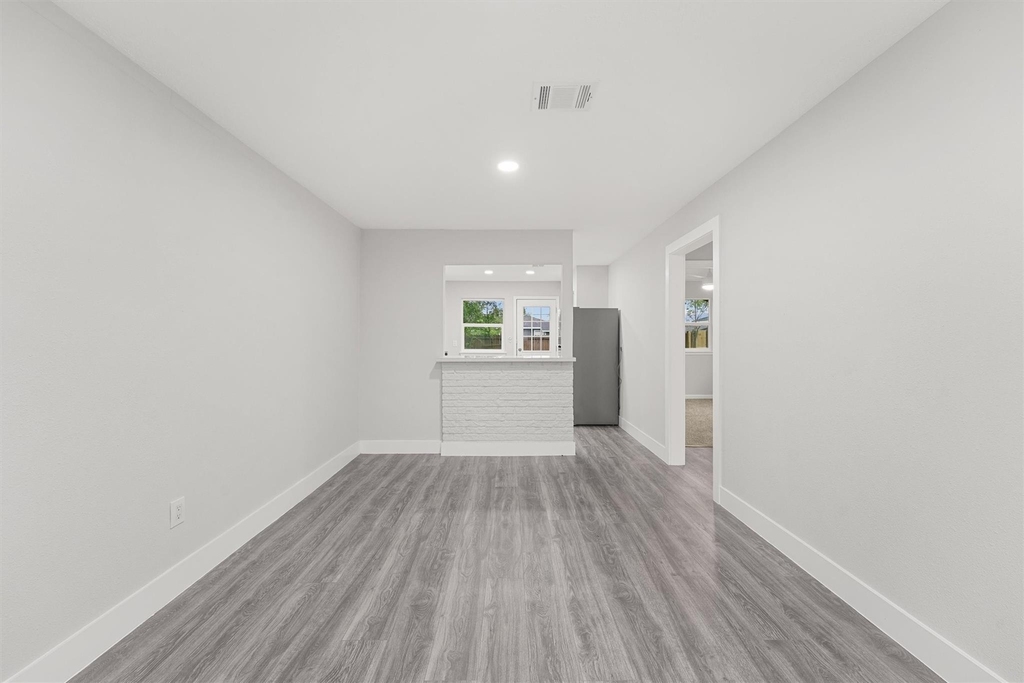 4630 Clover Street - Photo 5