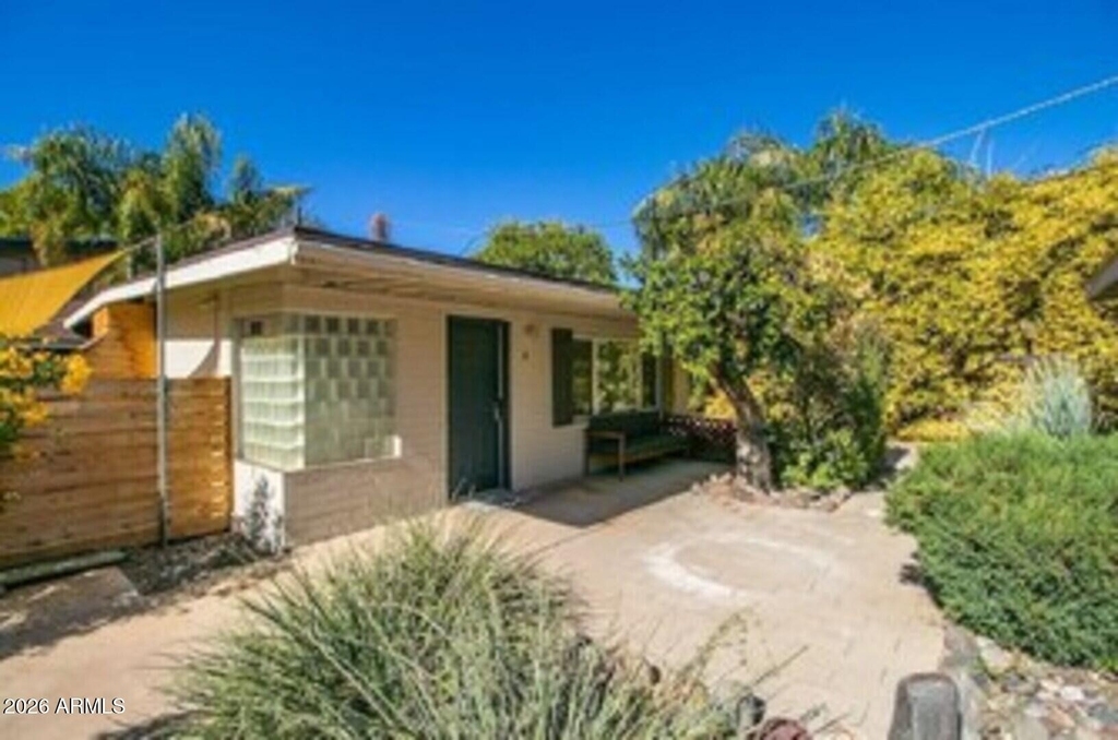 830 E Maryland Avenue - Photo 14