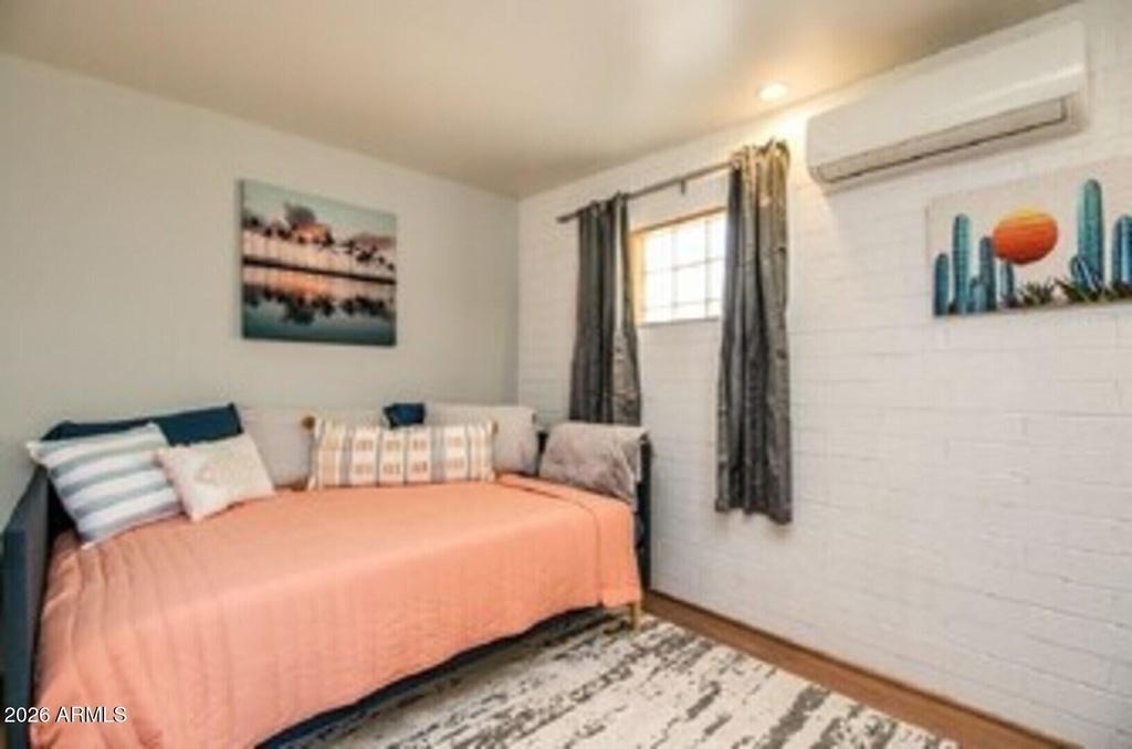 830 E Maryland Avenue - Photo 7