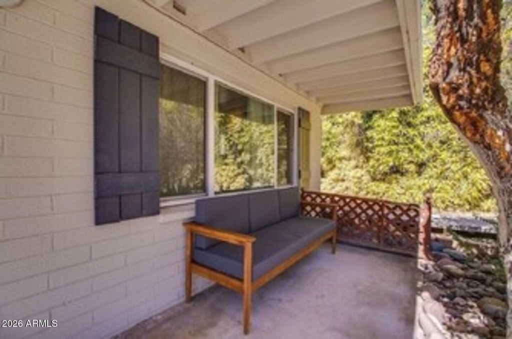 830 E Maryland Avenue - Photo 12