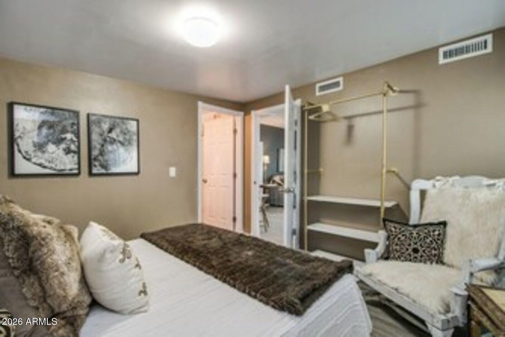 830 E Maryland Avenue - Photo 12
