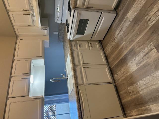 1908 N Spring - Photo 1