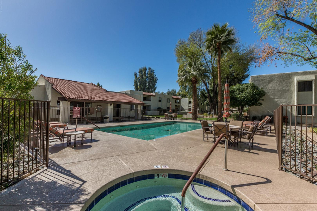 10444 N 69th - Photo 6