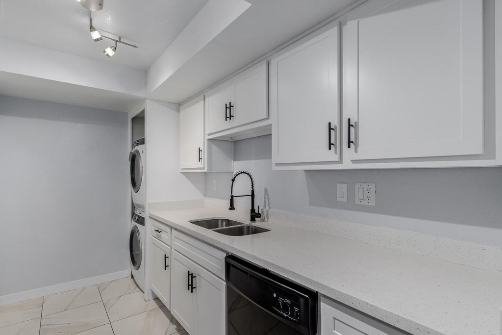 10444 N 69th - Photo 7