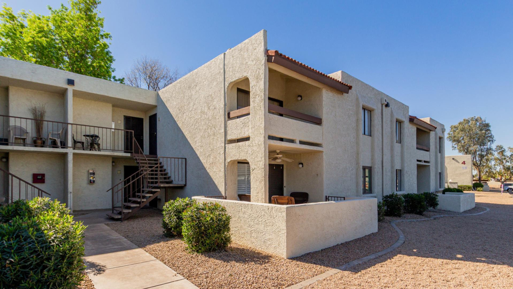 10444 N 69th - Photo 4
