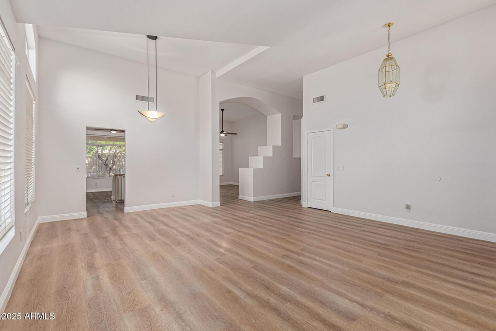 15213 N 55th Way - Photo 9