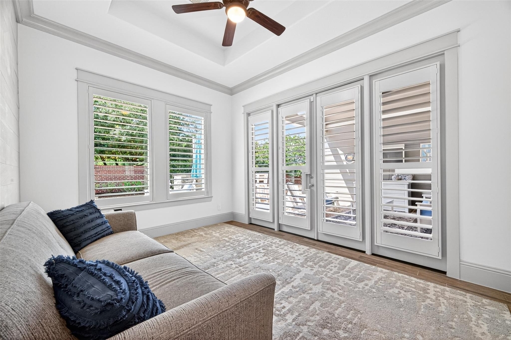 2072 Laurie Darlin Drive - Photo 10