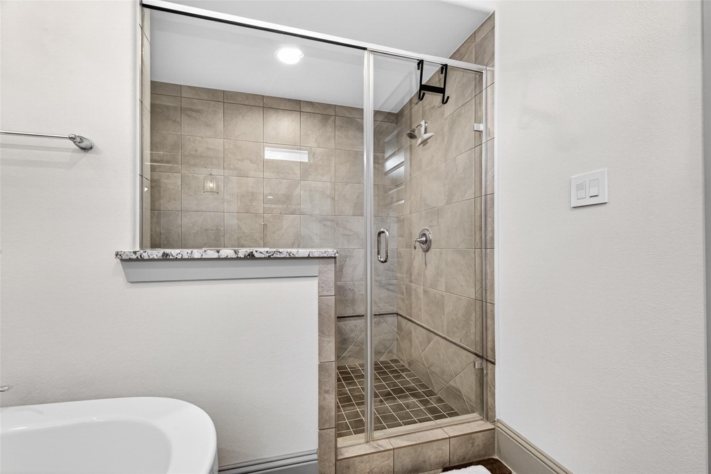 2072 Laurie Darlin Drive - Photo 14