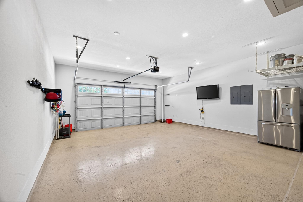 2072 Laurie Darlin Drive - Photo 35