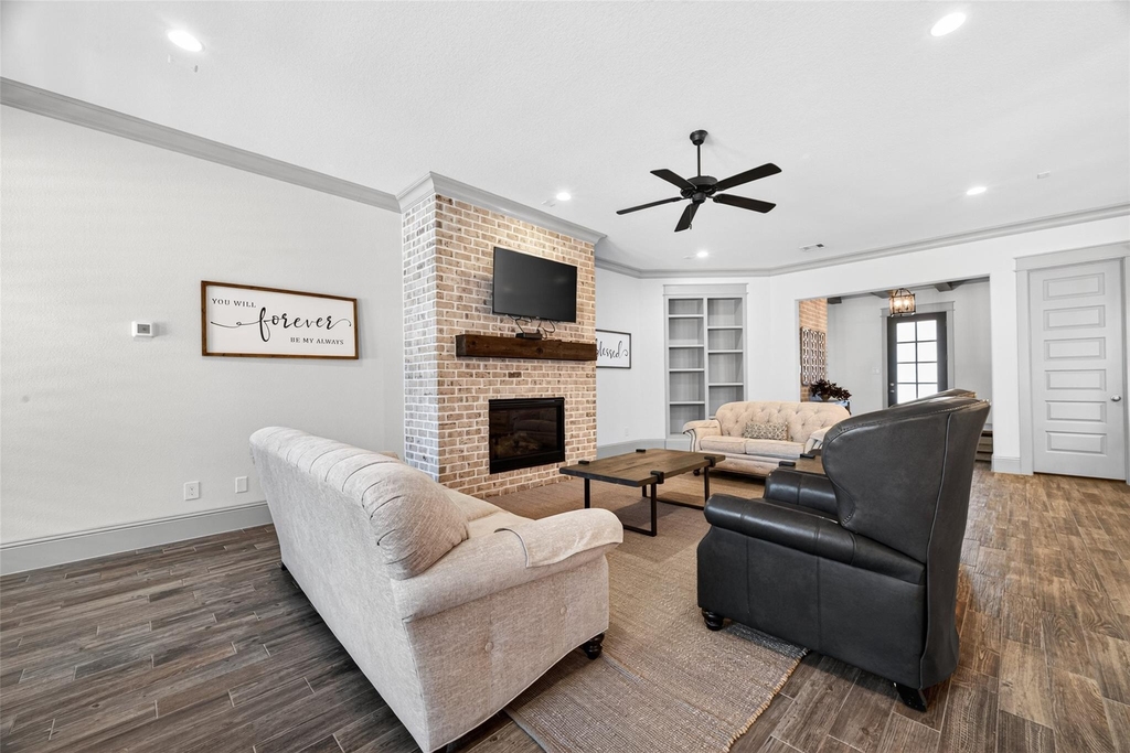 2072 Laurie Darlin Drive - Photo 5