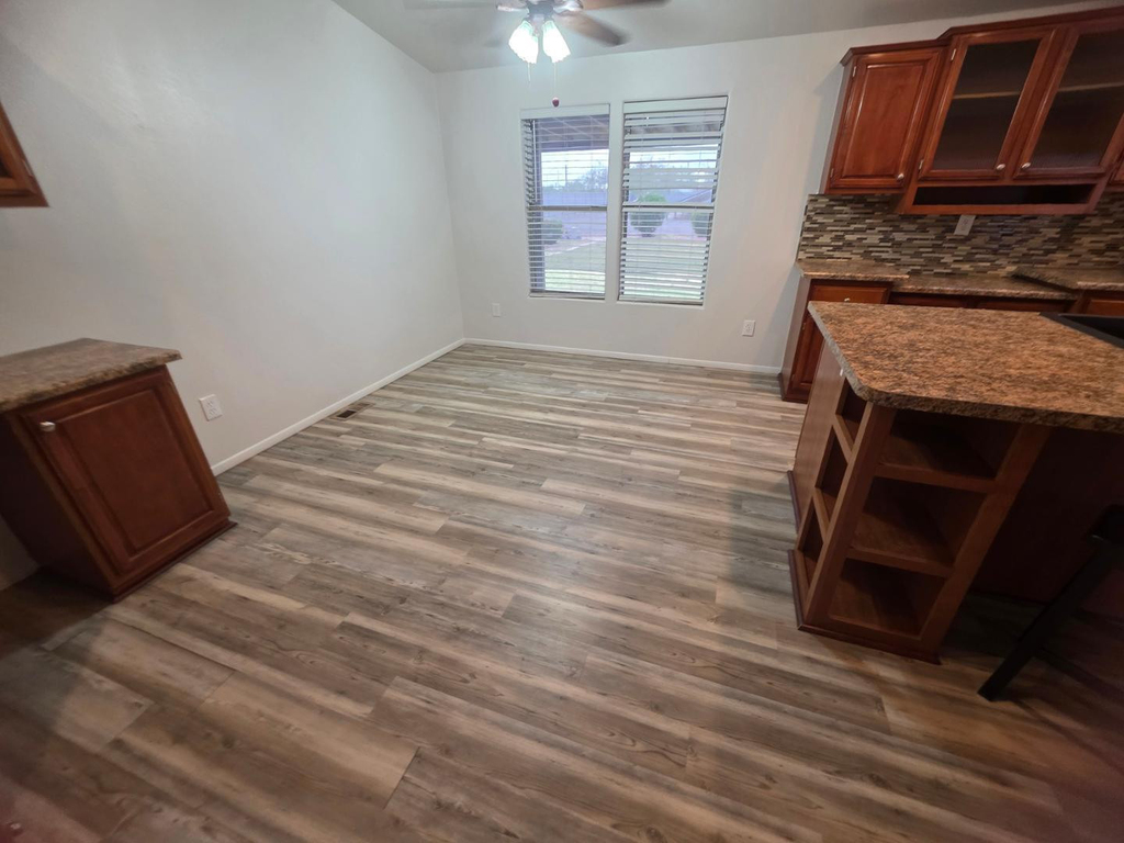 1612 N 201st Avenue - Photo 4