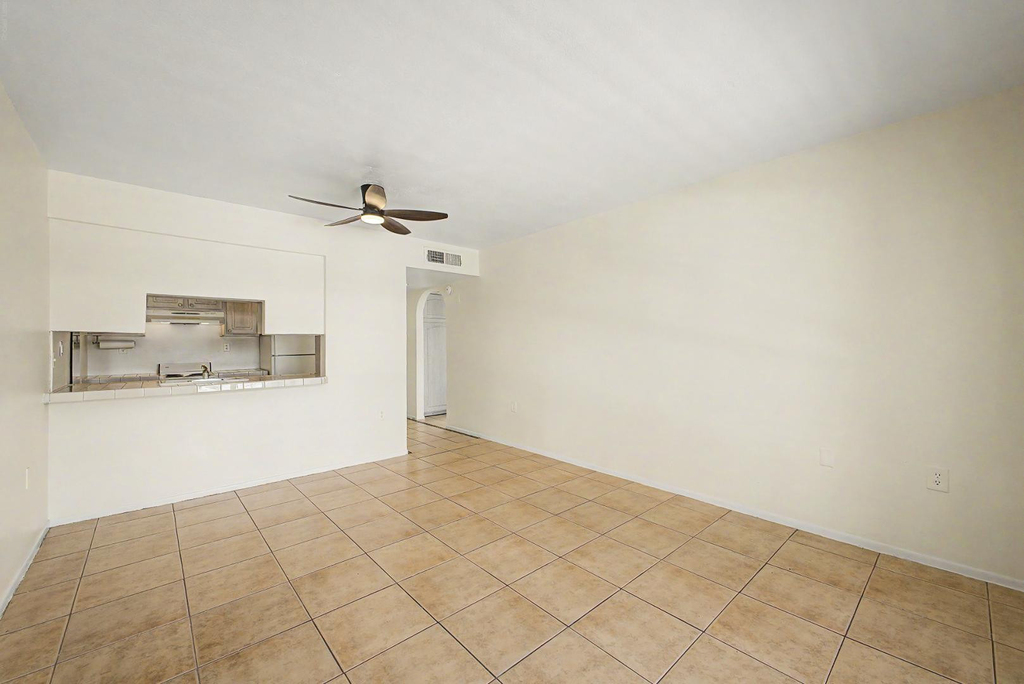 3033 E Devonshire Avenue - Photo 6