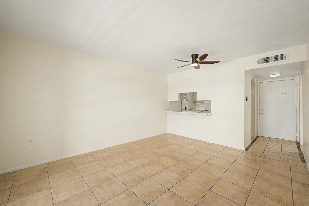 3033 E Devonshire Avenue - Photo 8