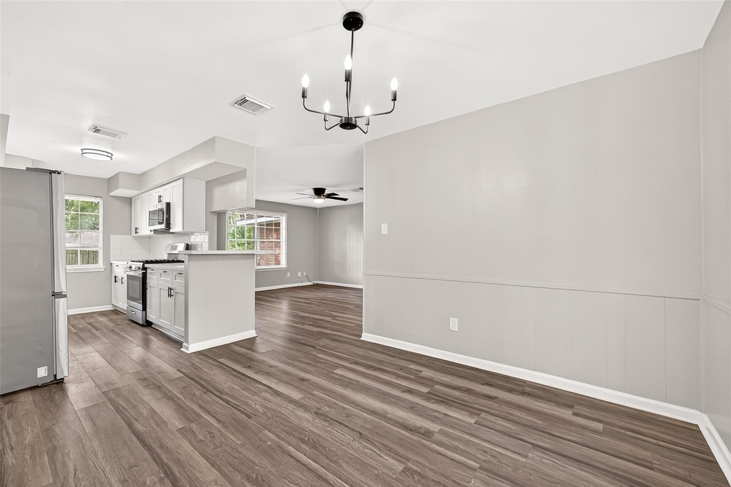 3318 Kentwood Drive - Photo 9