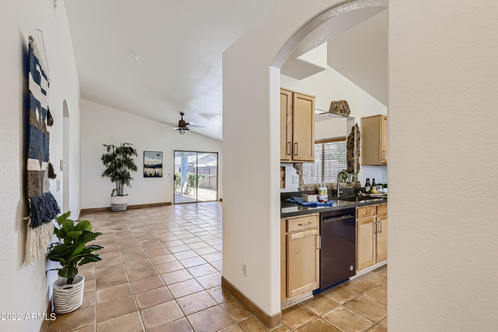 5770 W Seldon Lane - Photo 8