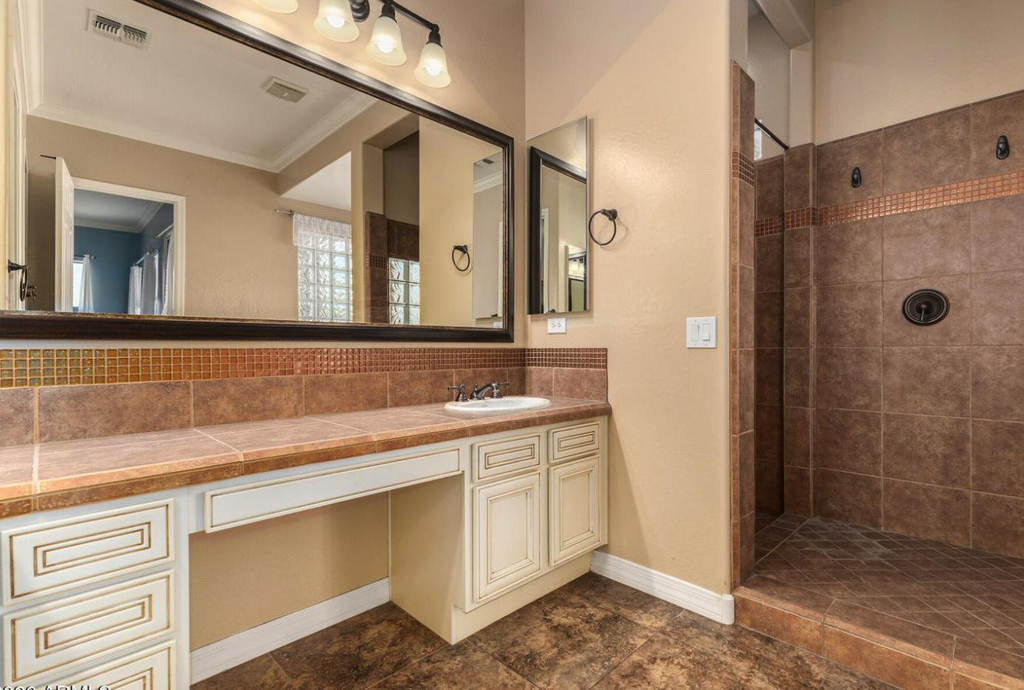 19408 W Pasadena Avenue - Photo 8