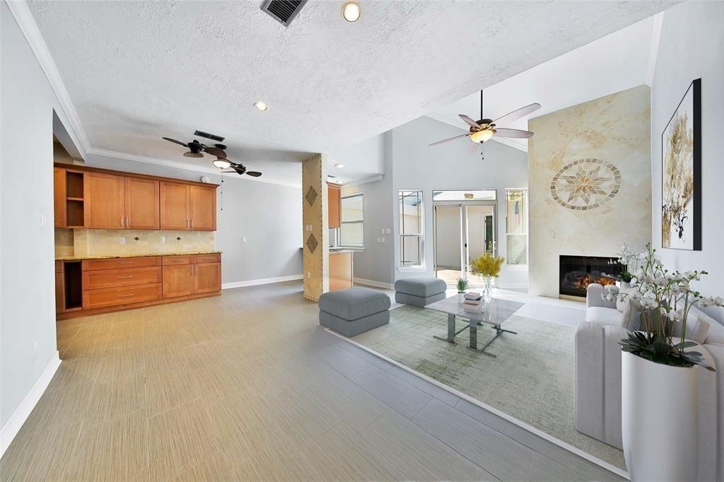 652 N Eldridge Parkway - Photo 7