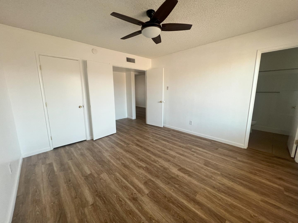 6421 W Carol Avenue - Photo 24