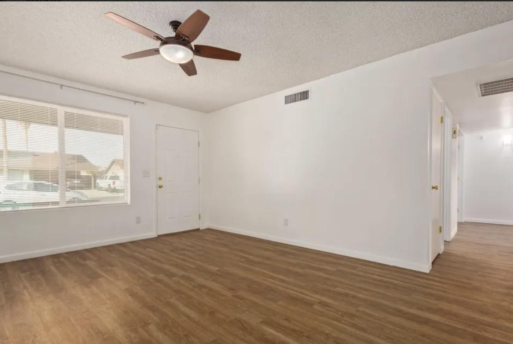 6421 W Carol Avenue - Photo 11