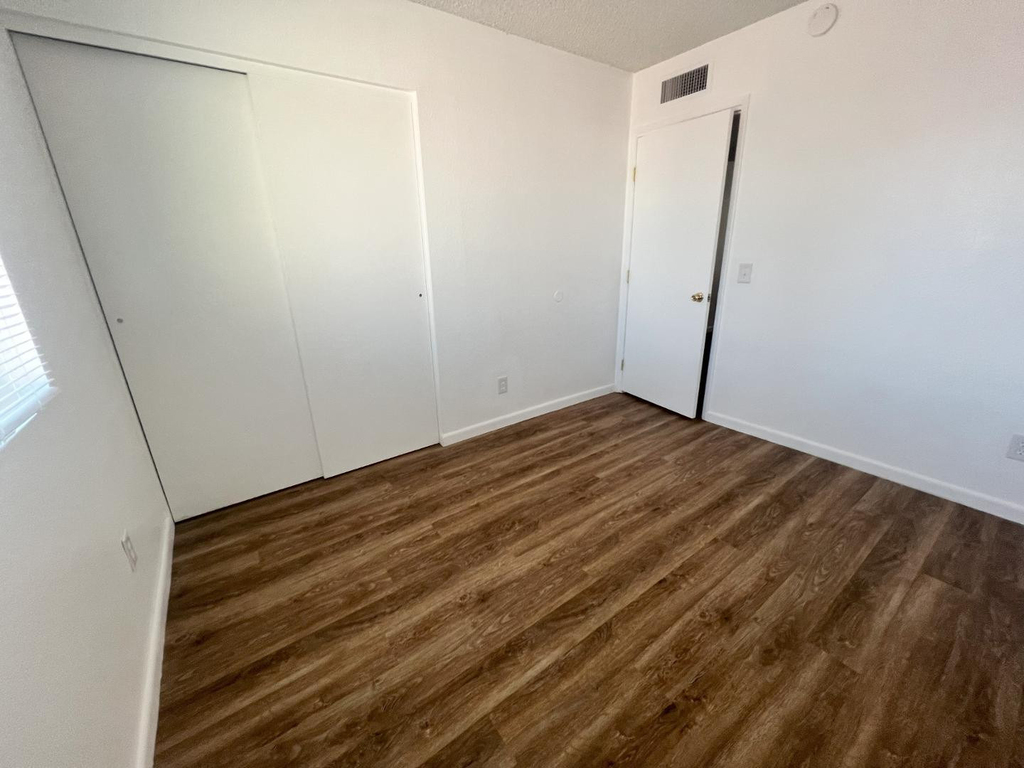 6421 W Carol Avenue - Photo 13