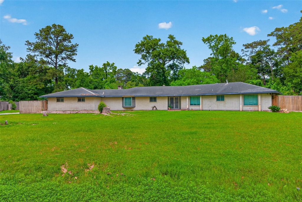 1701 Mistletoe Lane - Photo 2