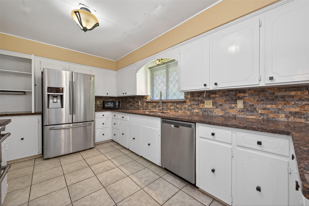 1701 Mistletoe Lane - Photo 9