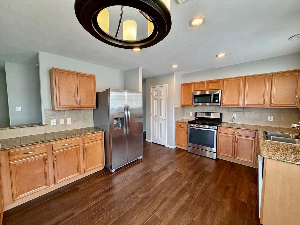 25206 Barmby Drive - Photo 7