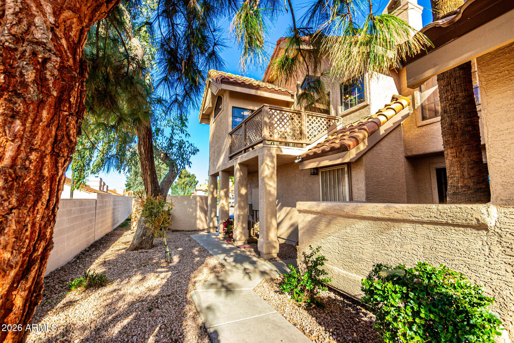 1001 N Pasadena -- - Photo 36