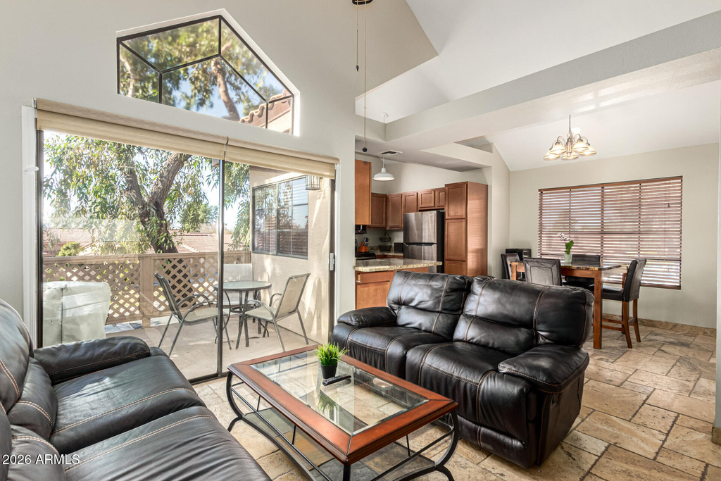 1001 N Pasadena -- - Photo 35