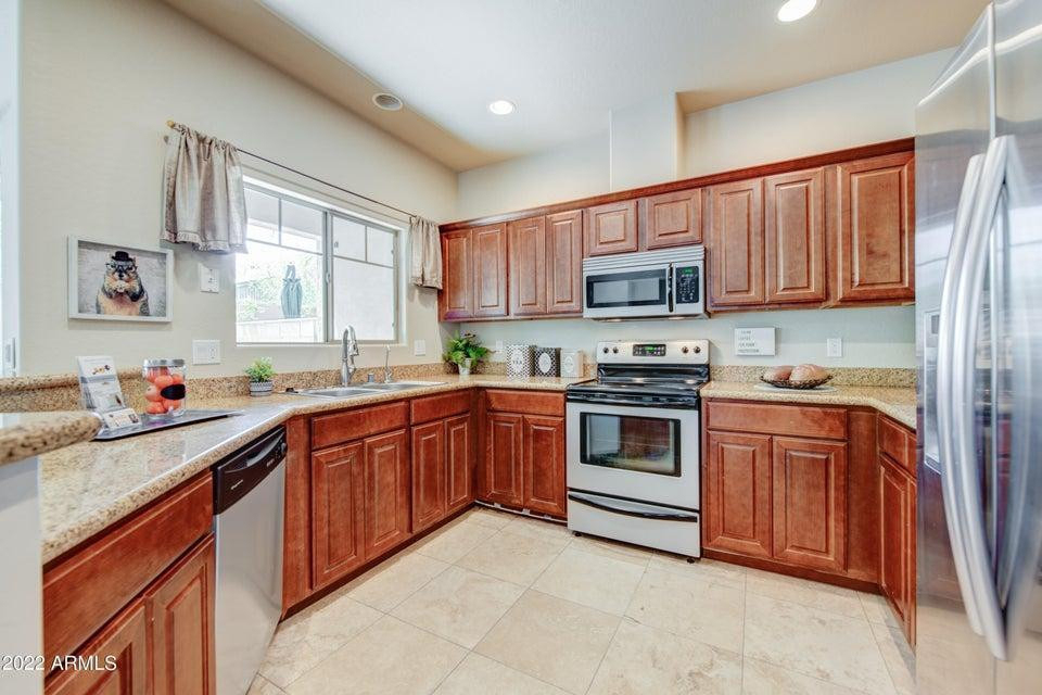 1120 S Ash Avenue - Photo 4