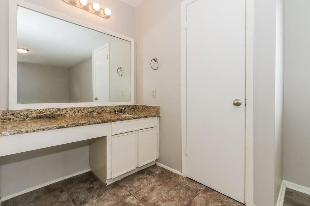 11923 Yeatmah Lane - Photo 10