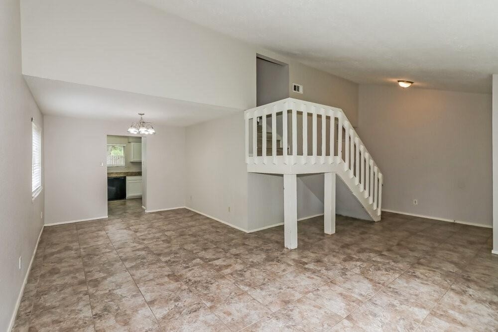 11923 Yeatmah Lane - Photo 2