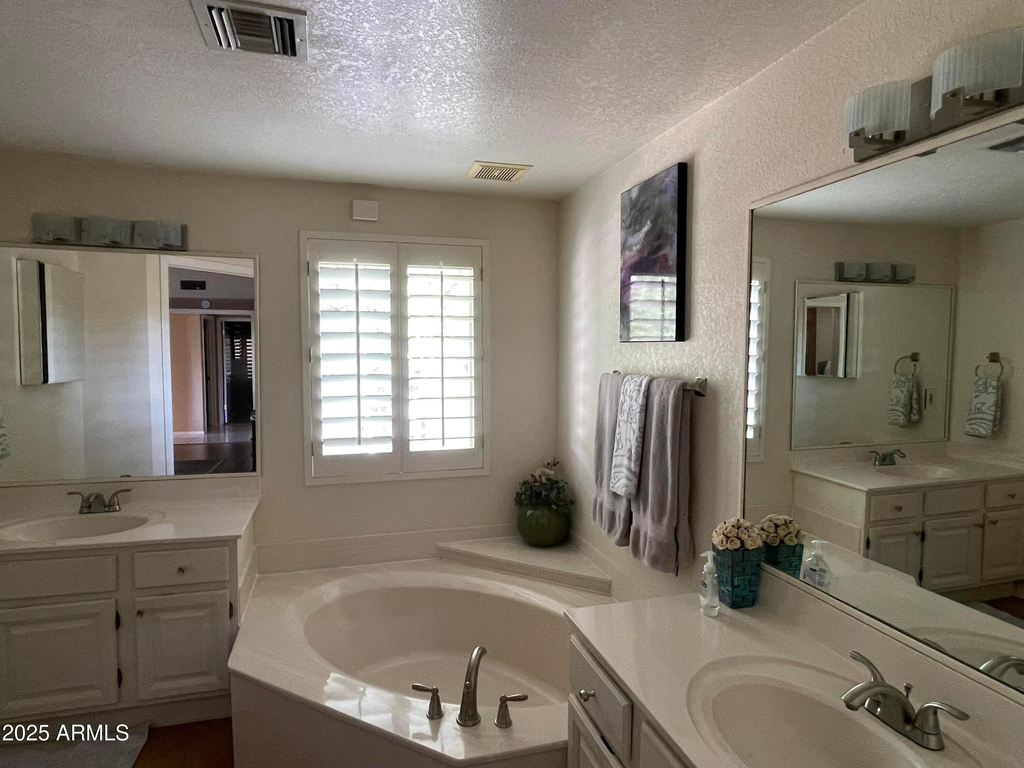 5521 E Paradise Drive - Photo 20